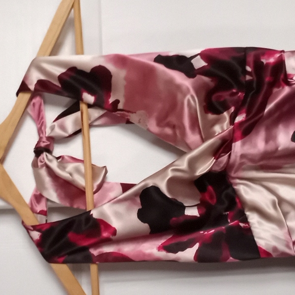 Le Chateau Fitted Halter Dress Small - Picture 2 of 8